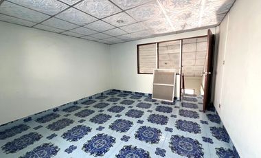 Urgent Sale!! Townhouse at Thanathapsin Village – Great Value for Living or Investment Urgent sale – 1.5-storey townhouse with mezzanine