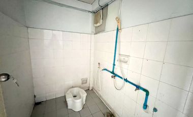 Urgent Sale!! Townhouse at Thanathapsin Village – Great Value for Living or Investment Urgent sale – 1.5-storey townhouse with mezzanine
