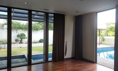 Disewakan Platinum Villa Grafam Super Mewah Golf View