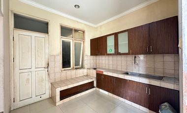 Rumah Mewah Luas Siap Huni di Kawasan Kota Baru Parahyangan