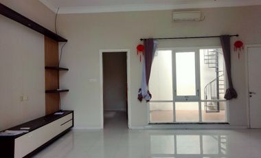 Disewakan Rumah bagus Pondok Chandra Indah, Cluster Saphire, Delima Barat