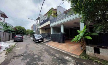 Dijual Rumah 2 Lantai Century 2 Bekasi Barat