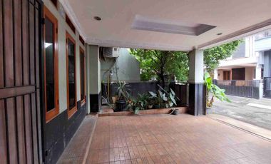 Dijual Rumah 2 Lantai Century 2 Bekasi Barat