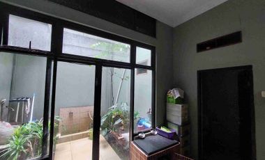 Dijual Rumah 2 Lantai Century 2 Bekasi Barat