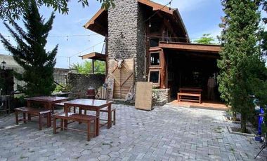 Dijual Tempat Usaha Jogja Rumah Log Kayu Unik Luas di Sidomoyo Godean Sleman Yogyakarta