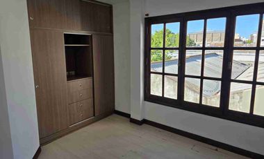 Duplex 3 ambientes en 1er piso, dos baños, dos dormitorios