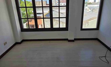 Duplex 3 ambientes en 1er piso, dos baños, dos dormitorios