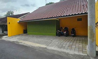 Dijual Kost Cantik Fully Furnished 11 Kamar Dekat Hotel Sheraton di Maguwoharjo Depok Sleman