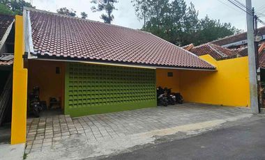 Dijual Kost Cantik Fully Furnished 11 Kamar Dekat Hotel Sheraton di Maguwoharjo Depok Sleman