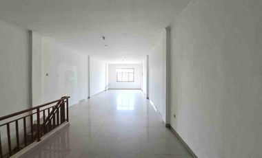 Ruko 2 Lantai SHM di Jalan Bharata Galuh Mas Karawang. Siap Pakai.