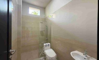 Rumah Mewah 2 Lt Gress Istimewa Dekat Fave Hotel Solo