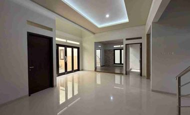 Rumah Mewah 2 Lt Gress Istimewa Dekat Fave Hotel Solo