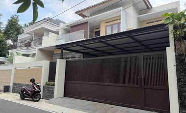 Rumah Mewah 2 Lt Gress Istimewa Dekat Fave Hotel Solo