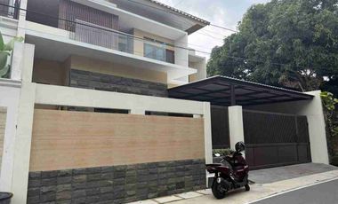 Rumah Mewah 2 Lt Gress Istimewa Dekat Fave Hotel Solo