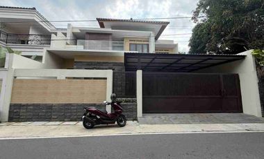 Rumah Mewah 2 Lt Gress Istimewa Dekat Fave Hotel Solo