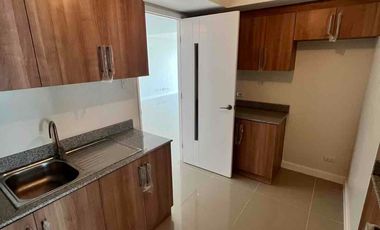 3 bedrooms 140sqm with Parking For Sale with Big Discount in Four Seasons Riviera Binondo Manila