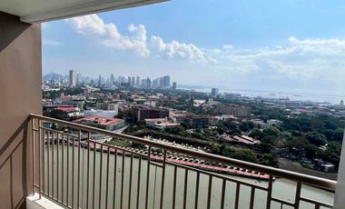 3 bedrooms 140sqm with Parking For Sale with Big Discount in Four Seasons Riviera Binondo Manila