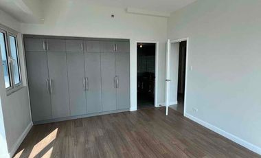 3 bedrooms 140sqm with Parking For Sale with Big Discount in Four Seasons Riviera Binondo Manila