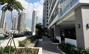 3 bedrooms 140sqm with Parking For Sale with Big Discount in Four Seasons Riviera Binondo Manila