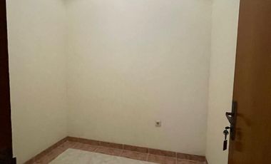 Rumah 2 Lantai di Taman Surya 3 Bebas Banjir
