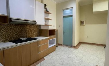 Rumah 2 Lantai di Taman Surya 3 Bebas Banjir
