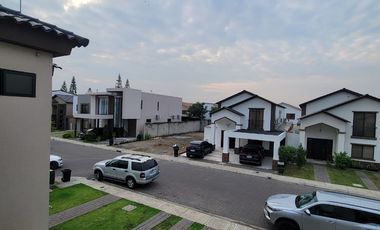 Casa Moderna de Estreno en Alquiler – Urbanización La Costanera | Ciudad Celeste