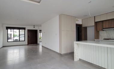 Casa Moderna de Estreno en Alquiler – Urbanización La Costanera | Ciudad Celeste