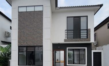 Casa Moderna de Estreno en Alquiler – Urbanización La Costanera | Ciudad Celeste