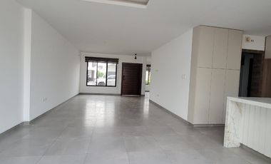 Casa Moderna de Estreno en Venta – Urbanización La Costanera | Ciudad Celeste