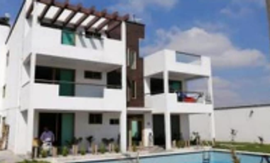 GRAN REMATE!!! Edificio de oficinas con enorme casa, alberca y jardín. Yuri Gagarin, Ojo de Agua, 55770 Ojo de Agua, Méx.