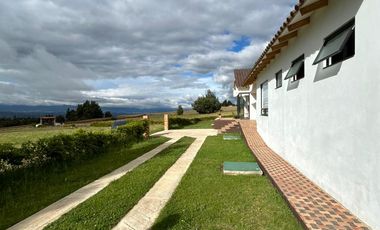 SE VENDE CASA CAMPESTRE EN CHIVATA