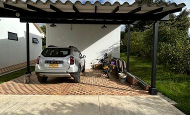 SE VENDE CASA CAMPESTRE EN CHIVATA