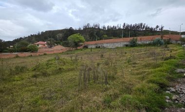 TERRENO COMERCIAL EN VENTA | 7.400 m² | FRENTE A AUTOPISTA CUENCA – AZOGUES