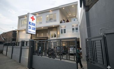 Jual Cepat Rumah Besar Dekat Pinggir Jalan Raya Pondok Gede Cocok Jadi Kantor / Workshop / Bisnis di Rumah