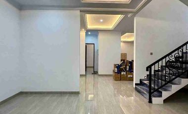 Dijual Rumah Mewah Dalam Cluster Posisi Di Hook Cipete