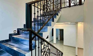 Dijual Rumah Mewah Dalam Cluster Posisi Di Hook Cipete