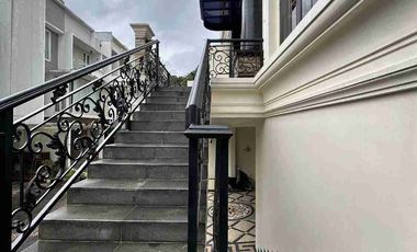 Dijual Rumah Mewah Dalam Cluster Posisi Di Hook Cipete