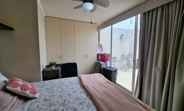 DÚPLEX MODERNO EN VENTA – CONDOMINIO EL MIRADOR, SURCO Ideal para familias o personas que buscan vivir en un ambiente seguro, con buena iluminación na