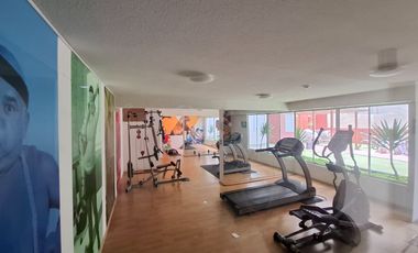 DÚPLEX MODERNO EN VENTA – CONDOMINIO EL MIRADOR, SURCO Ideal para familias o personas que buscan vivir en un ambiente seguro, con buena iluminación na