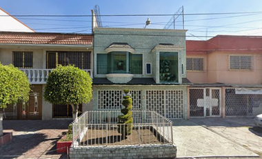 VENTA DE CASA EN LA COLONIA JARDINES DE SANTA CLARA ECATEPEC DE MORELOS