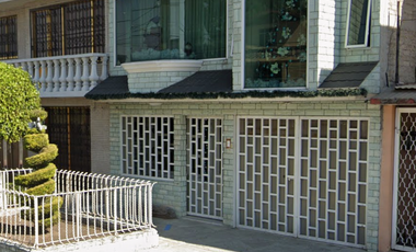 VENTA DE CASA EN LA COLONIA JARDINES DE SANTA CLARA ECATEPEC DE MORELOS