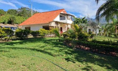 quinta vacacional con casa en venta con terreno sector YUNGUILLA en Santa Isabel