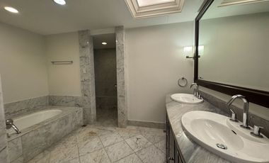 For Sale 3 Bedroom Unit in Discovery Primea with Balcony