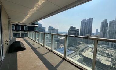 For Sale 3 Bedroom Unit in Discovery Primea with Balcony