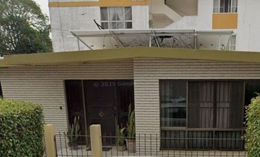 HERMOSA CASA CON AMPLIO ESPACIO