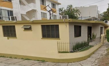 HERMOSA CASA CON AMPLIO ESPACIO