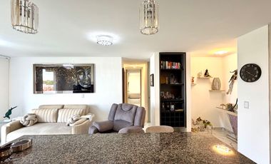 Extraordinario apartamento remodelado en Nobori con 76 m2, 3 alcobas y balcon con vista a Cerritos.