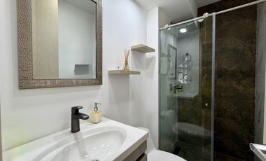 Extraordinario apartamento remodelado en Nobori con 76 m2, 3 alcobas y balcon con vista a Cerritos.