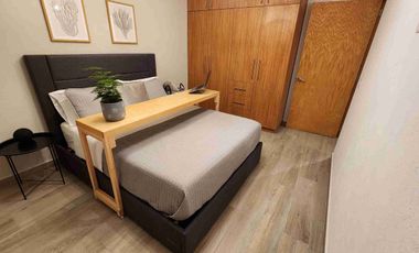 RENTA DE CASA EN JURIQUILLA SANTA FE AMUEBLADA  y decorada moderna nice e impecable