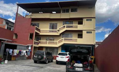 amplia propiedad rentera en venta casa en venta de 4 departamentos sector MONAY totoracocha